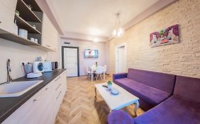 Sofia Violet Life Apartment